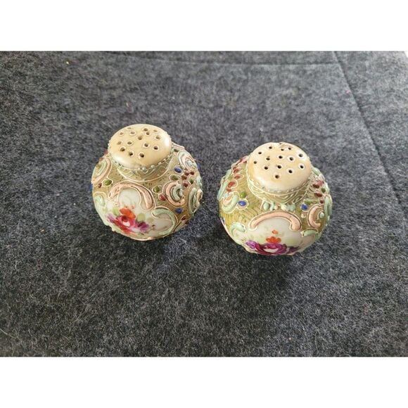 Vintage MCM 1950's Nippon Moriage Salt and Pepper Shaker - Picture 4 of 5